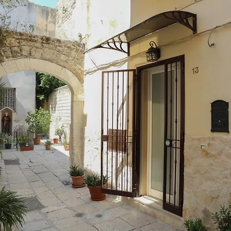 Corte Degli Alberolungo Bed & Breakfast Bari