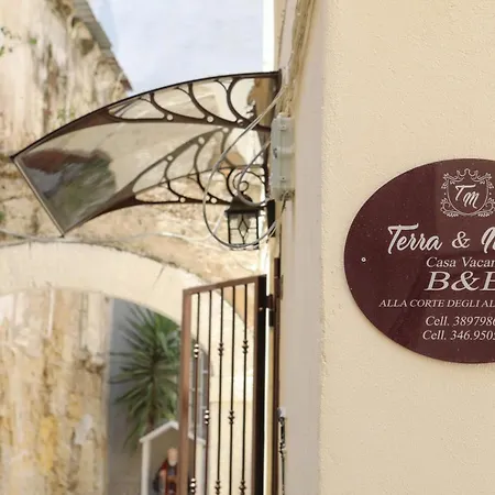 Corte Degli Alberolungo * Bari